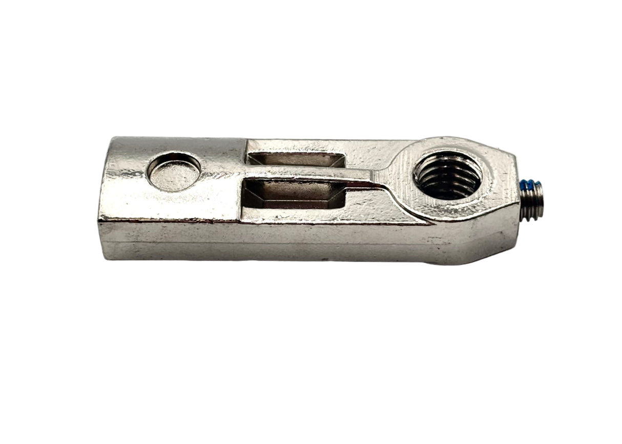 Yamaha F1T-U5725-00-00 - Latch (2-3/4)