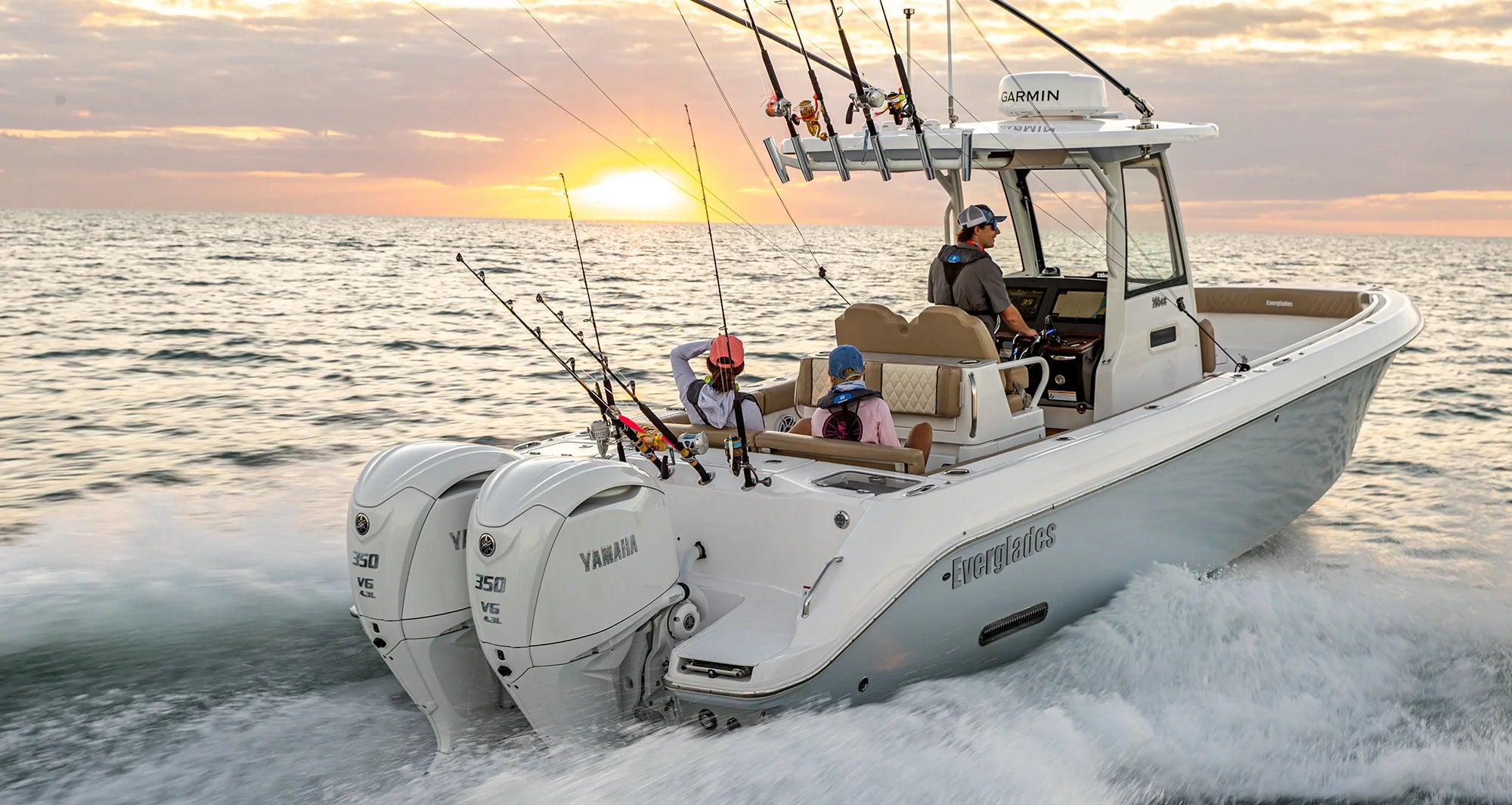  Yamaha 4-stroke outboard on a boat 