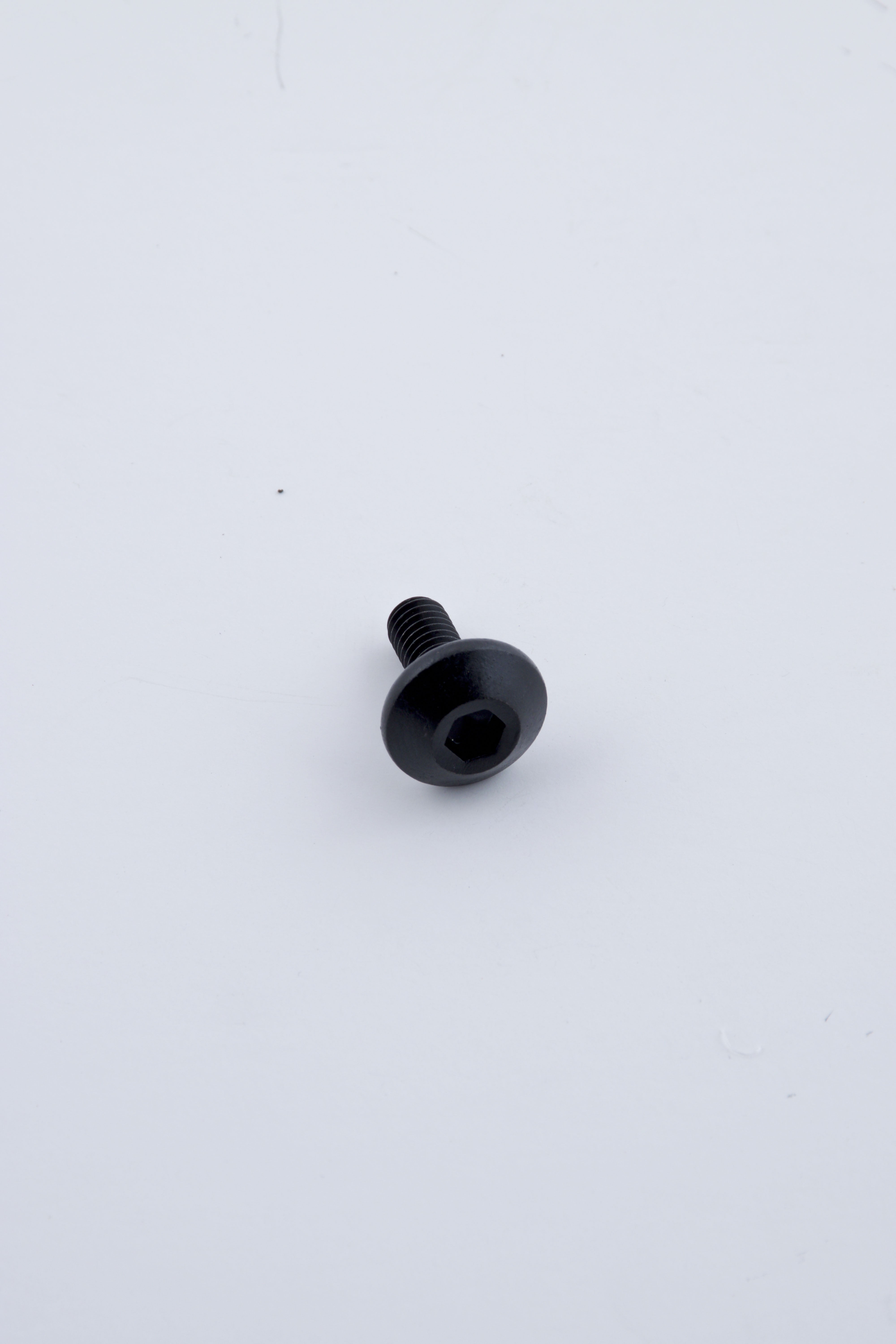 Yamaha 90111-06144-00 - Bolt,hex. socket button
